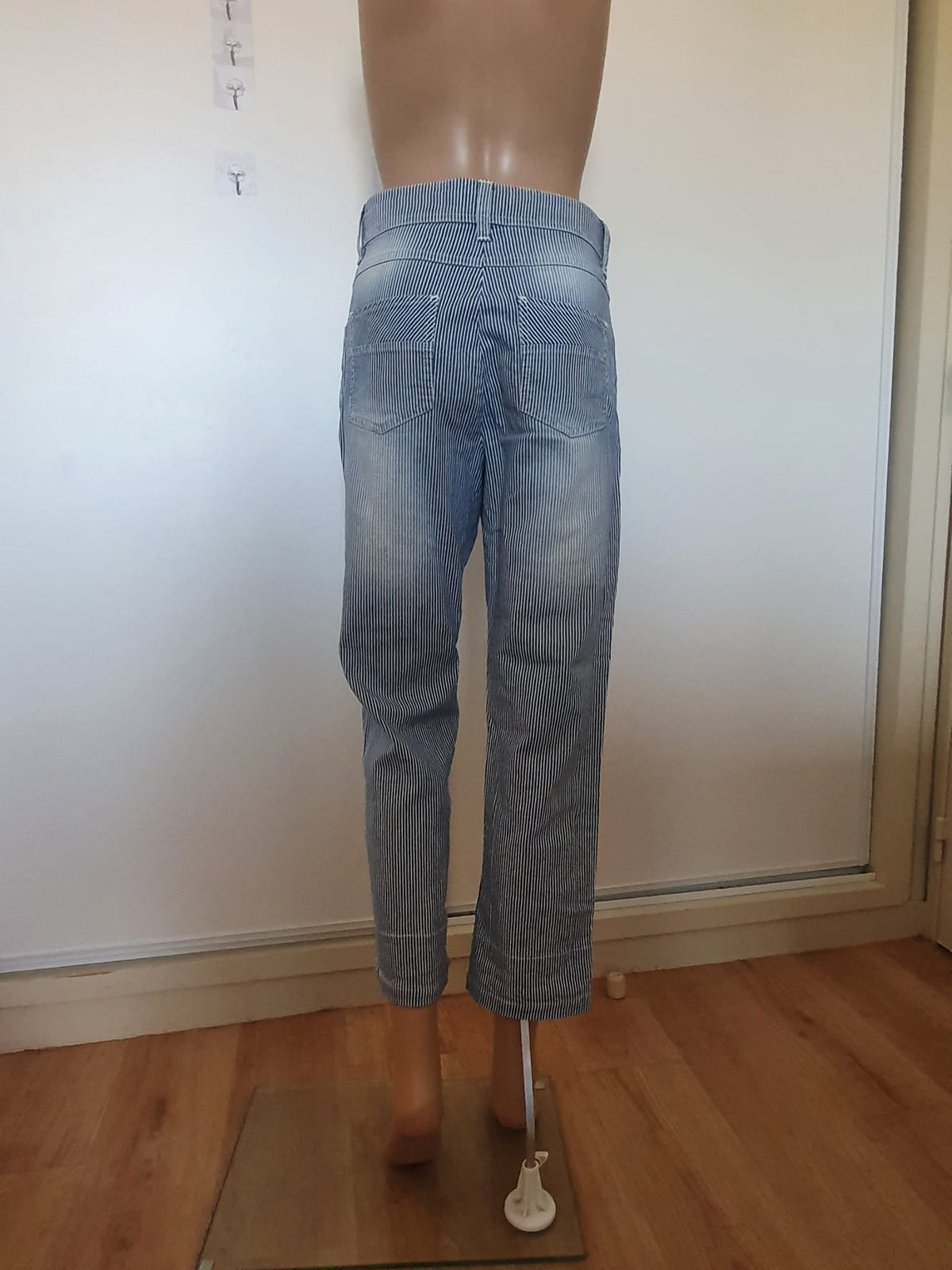 Pantalon 7/8ème Rayé Bleu et Blanc - Un Jour Ailleurs (Taille 40)