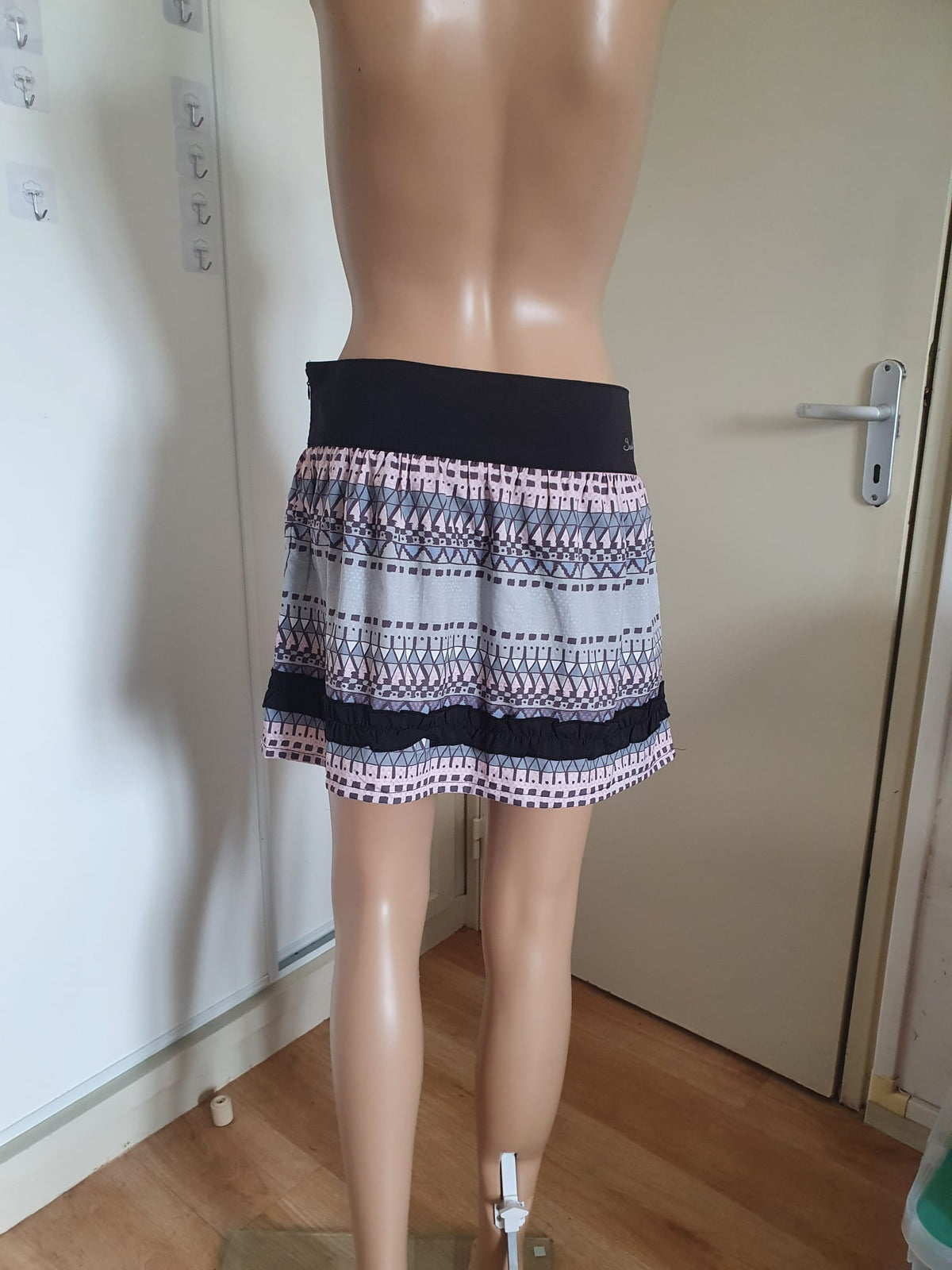 Mini-jupe Imprimée Smash! – Style Bohème & Confort T40