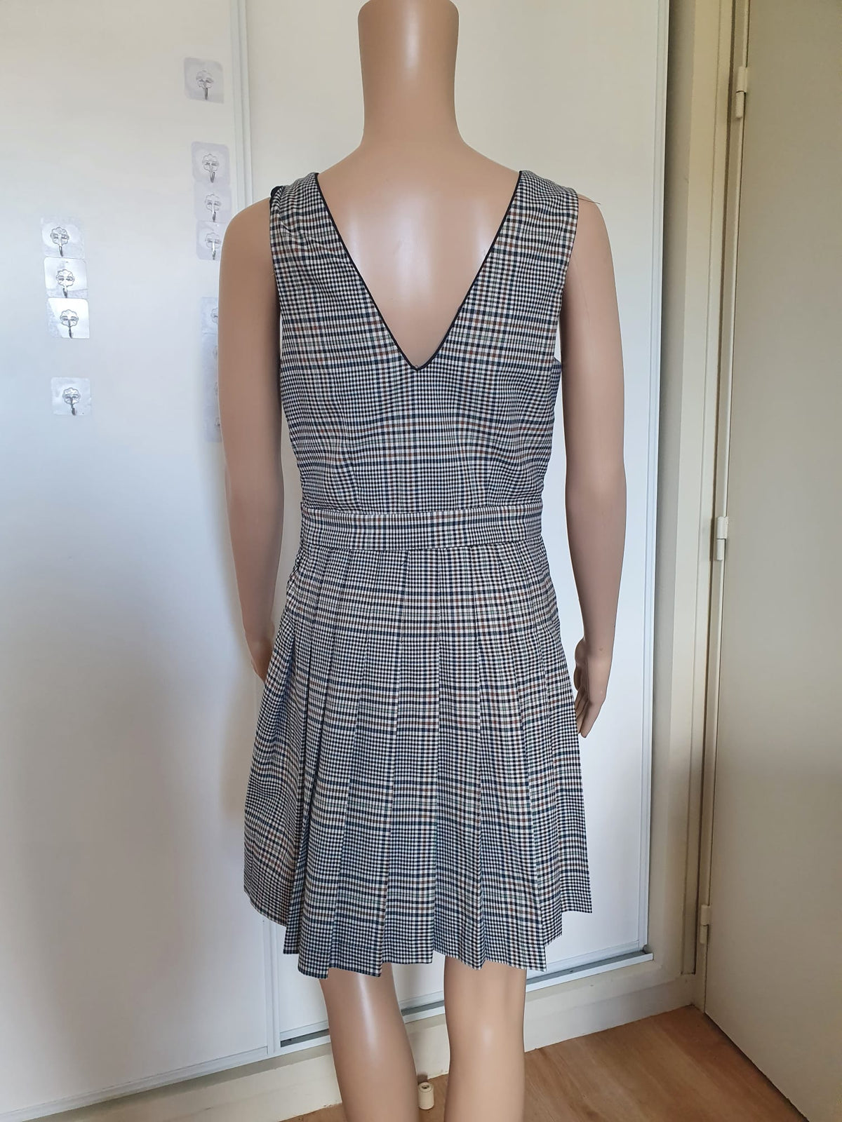 Robe Courte à Carreaux Cache Cache - Col V & Coupe Portefeuille - Neuve avec Étiquette (Taille 36)