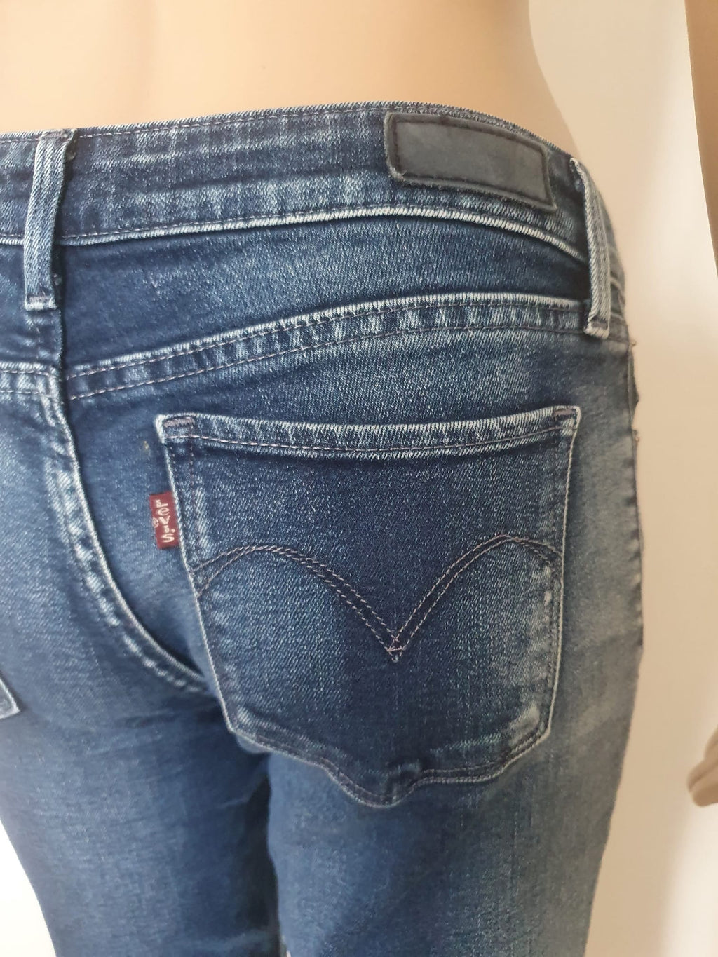 Jean Lévi's Demi Curve Skinny – Bleu Délavé et Destroy T34
