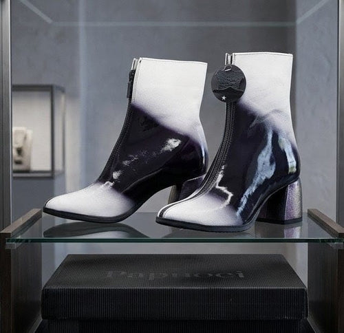 Bottines Papucei Ghost cuir verni noir reflets violets et cuir blanc brut avec boîte d'origine.