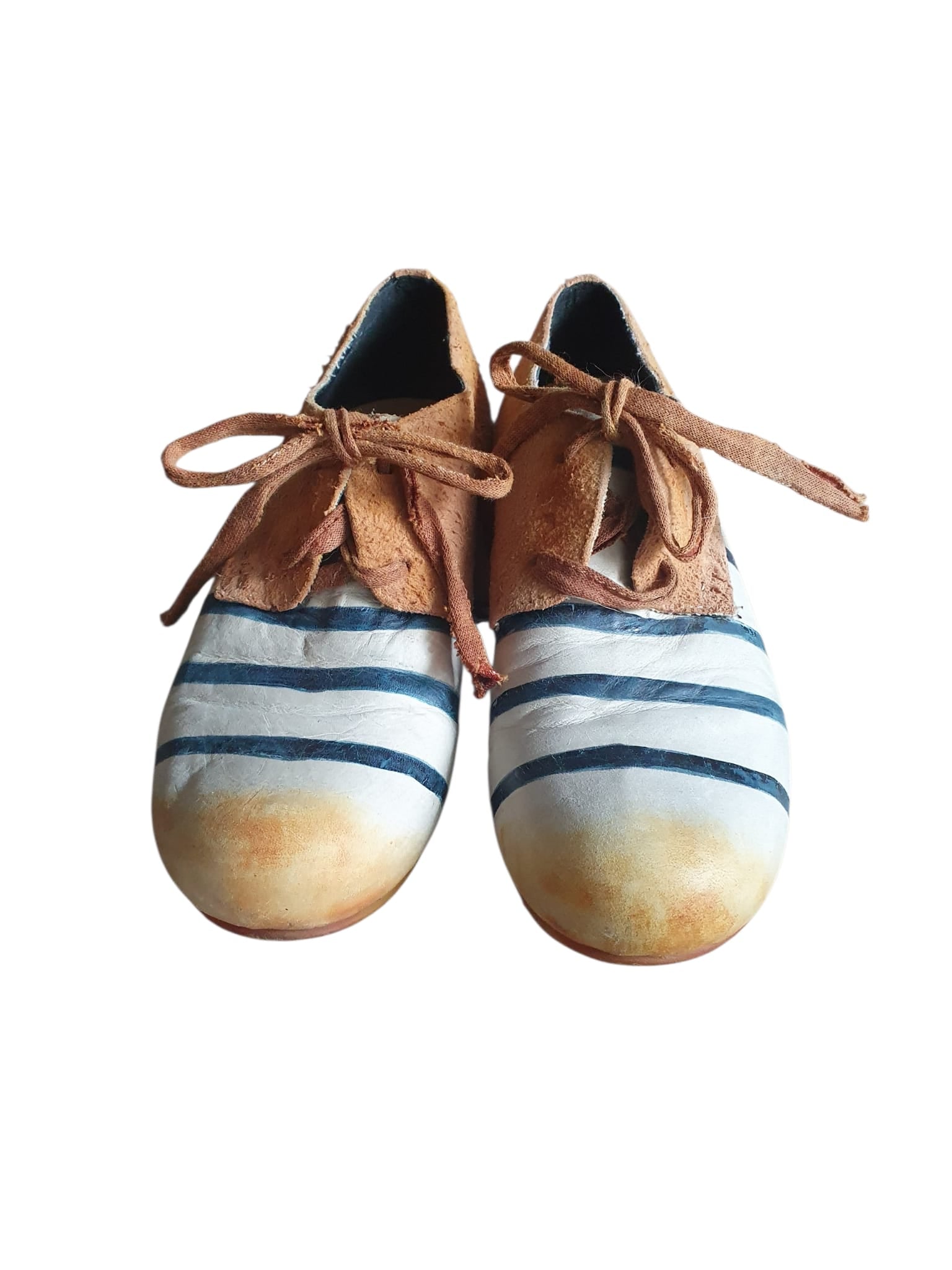 Chaussures créateur Papucei 35 en cuir souple patiné avec contraste de daim camel et semelle gomme.