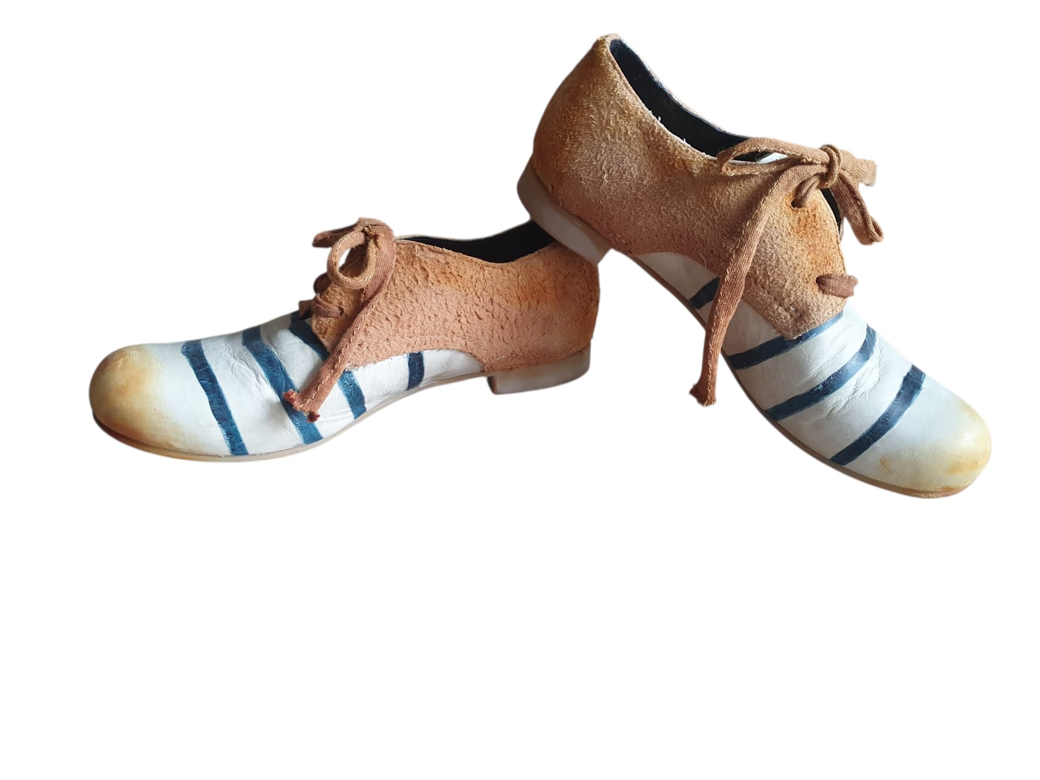 Derbies femme Papucei taille 35 en cuir blanc à rayures bleues style marinière et lacets marrons.