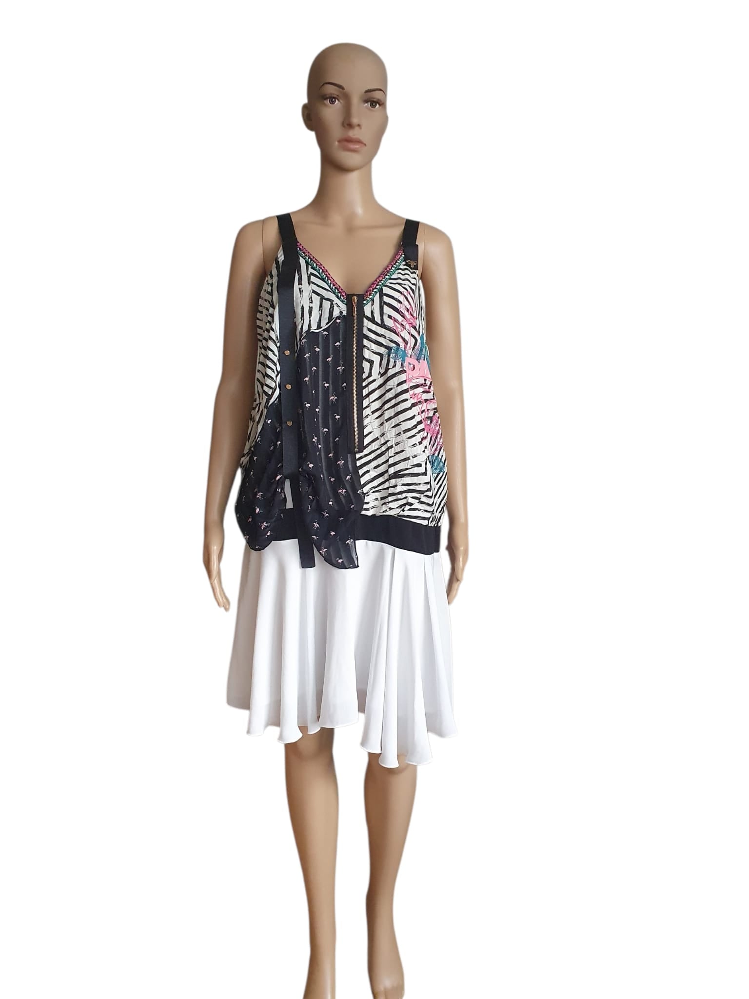 La Mode est à Vous designer summer dress, size L/42, featuring zebra and flamingo prints, gold zipper V-neckline, and a flowy white pleated skirt.