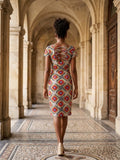 Robe Ajustée à imprimé Géométrique- Dos nu Croisé Original T36