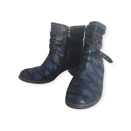 Bottines Laura Vita L'exceptionnelle Alliance du cuir et de la dentelle. T.40