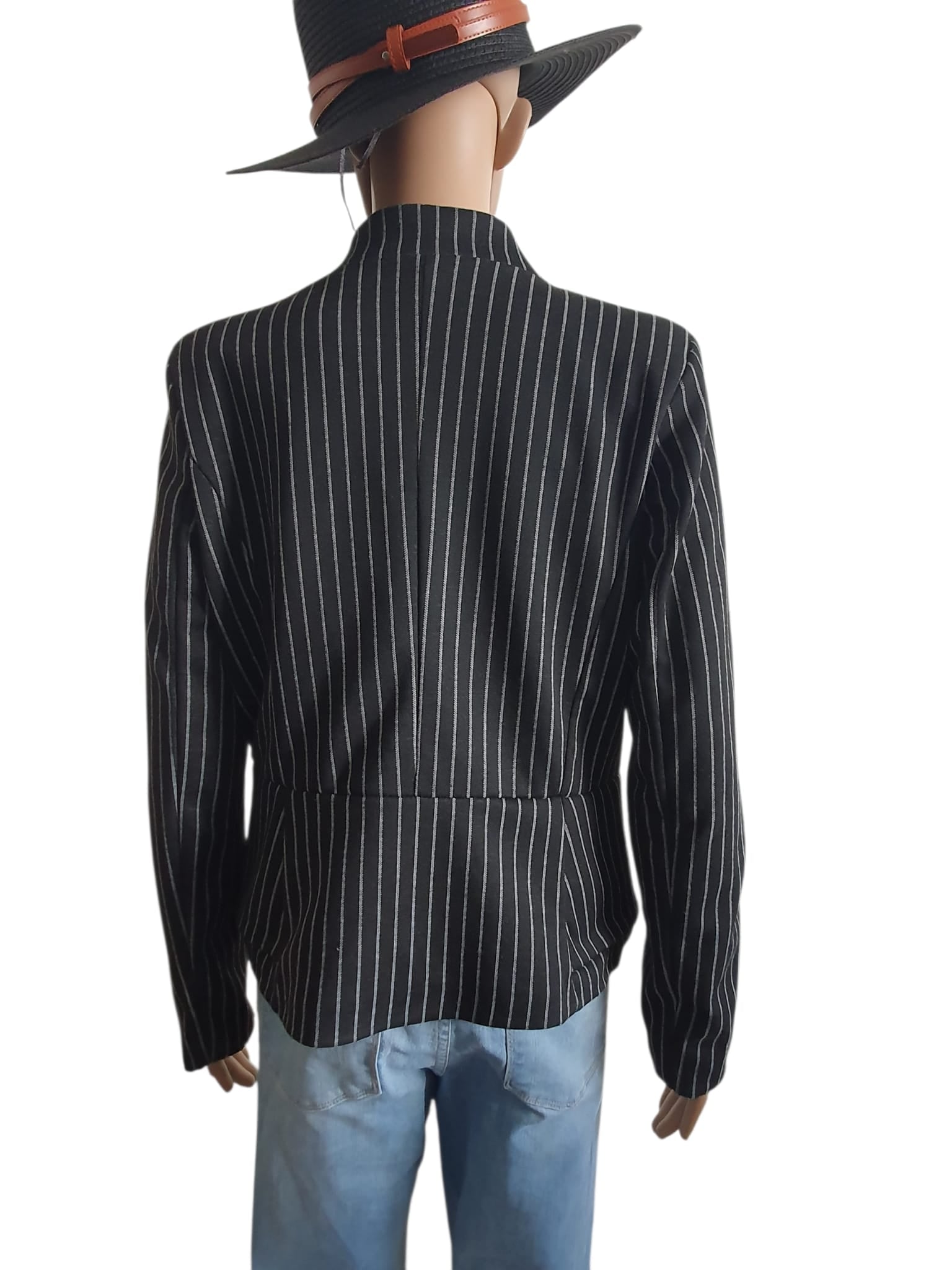 🇮🇹 Blazer Structuré - L'élégance Italienne aux Détails Couture- T36
