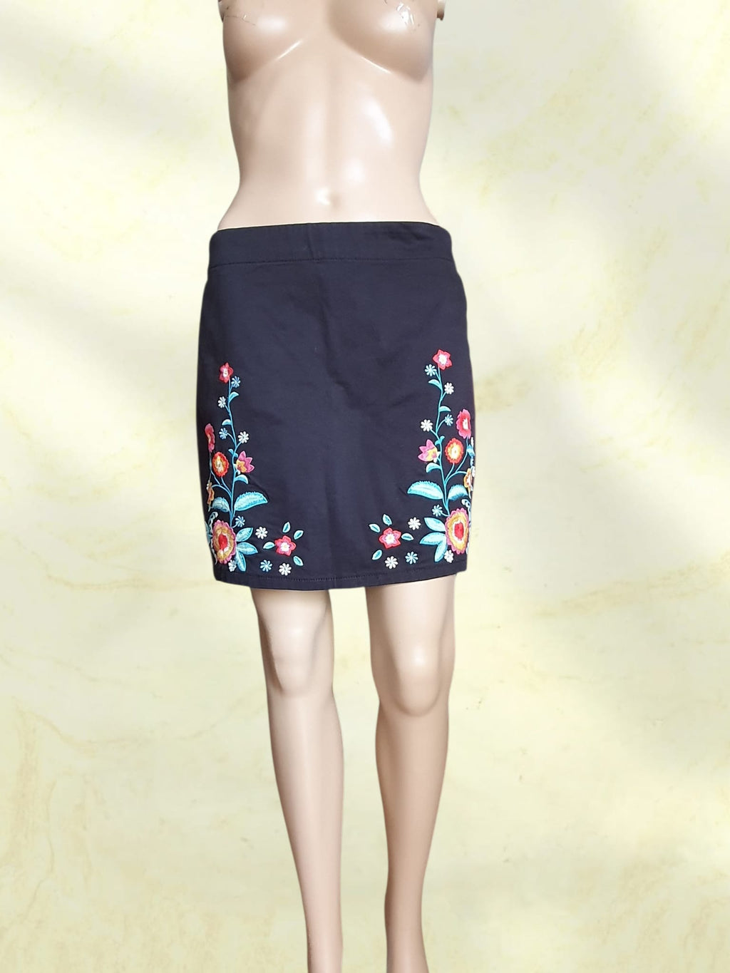 🌸 Mini-jupe Noire Broderies Florales - Cache Cache T38