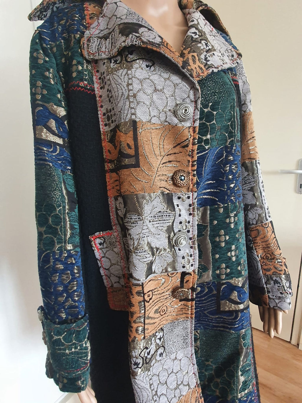 Manteau Long Rétro Patchwork Style Tapisserie & Bohème – T44