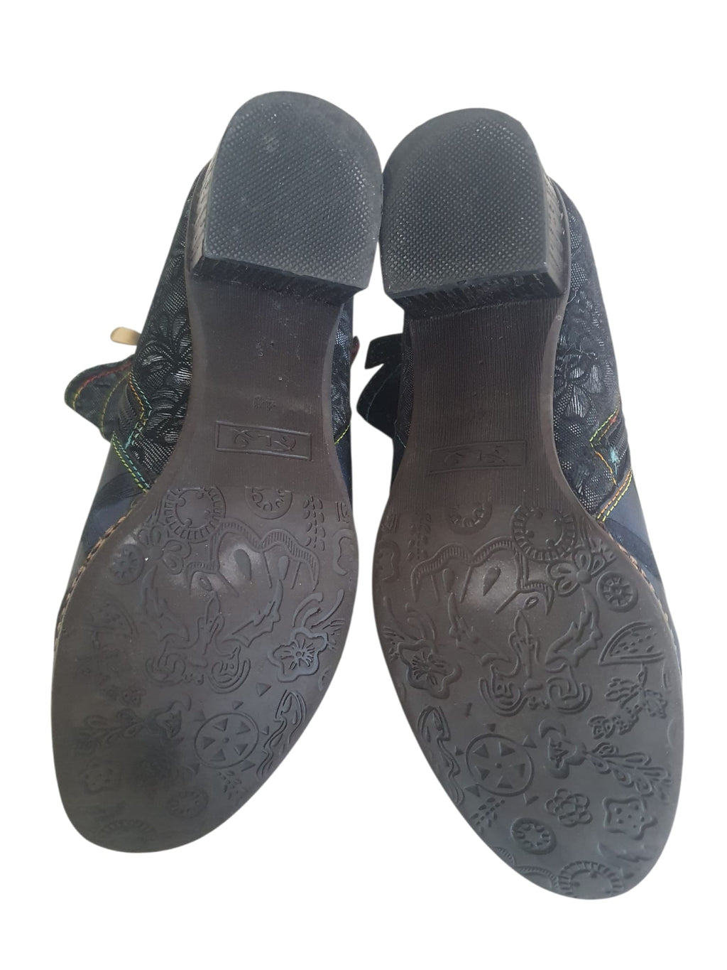 Bottines Laura Vita L'exceptionnelle Alliance du cuir et de la dentelle