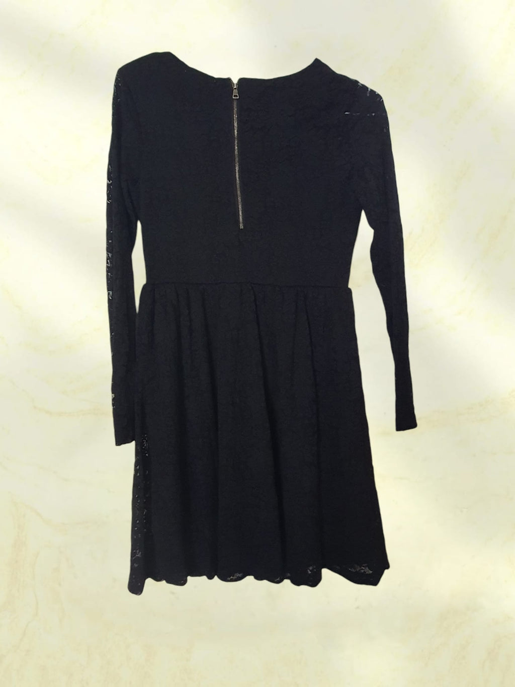 Ravissante petite robe noire en dentelle- Gémo- 12 ans