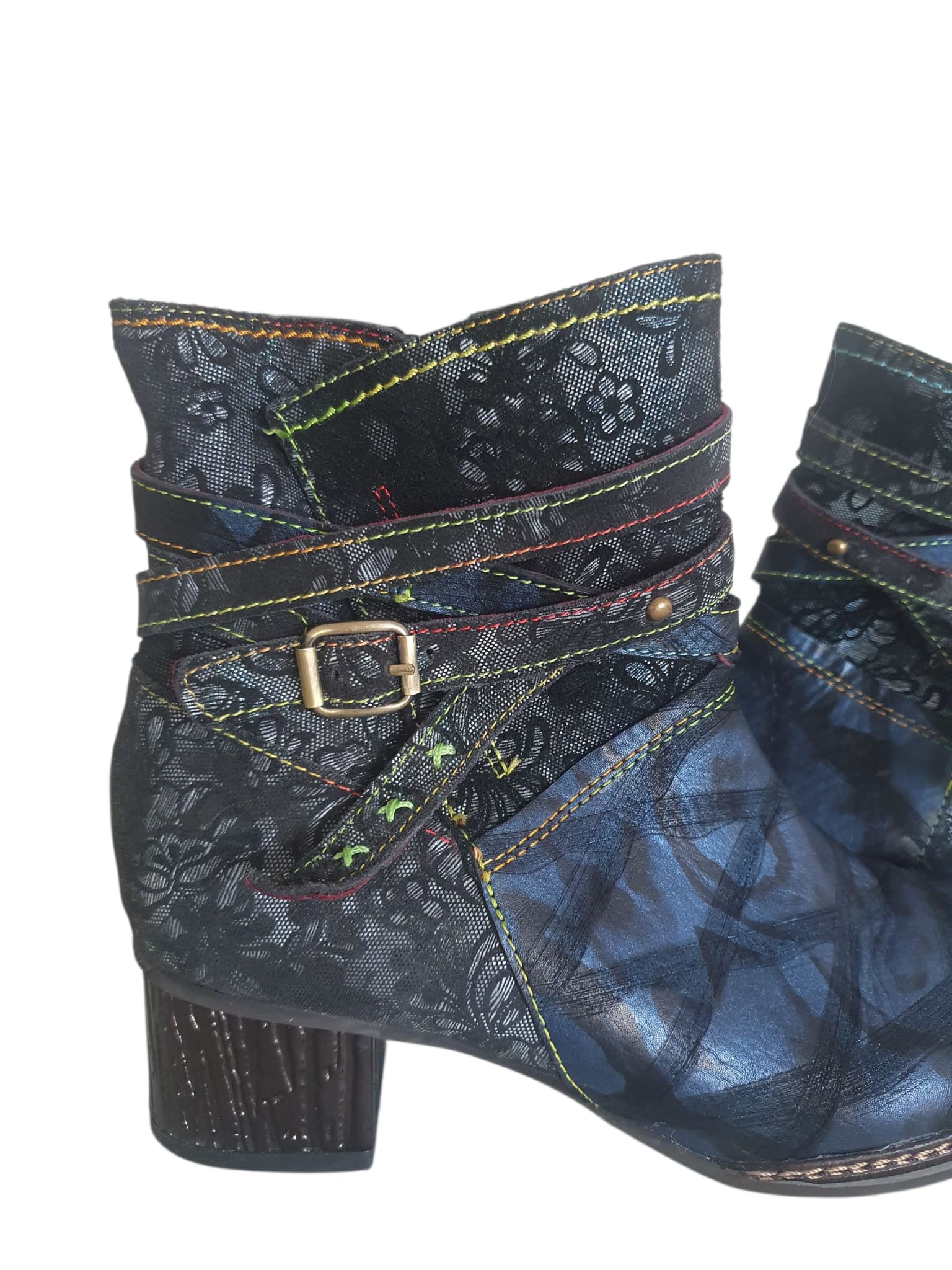 Bottines Laura Vita L'exceptionnelle Alliance du cuir et de la dentelle