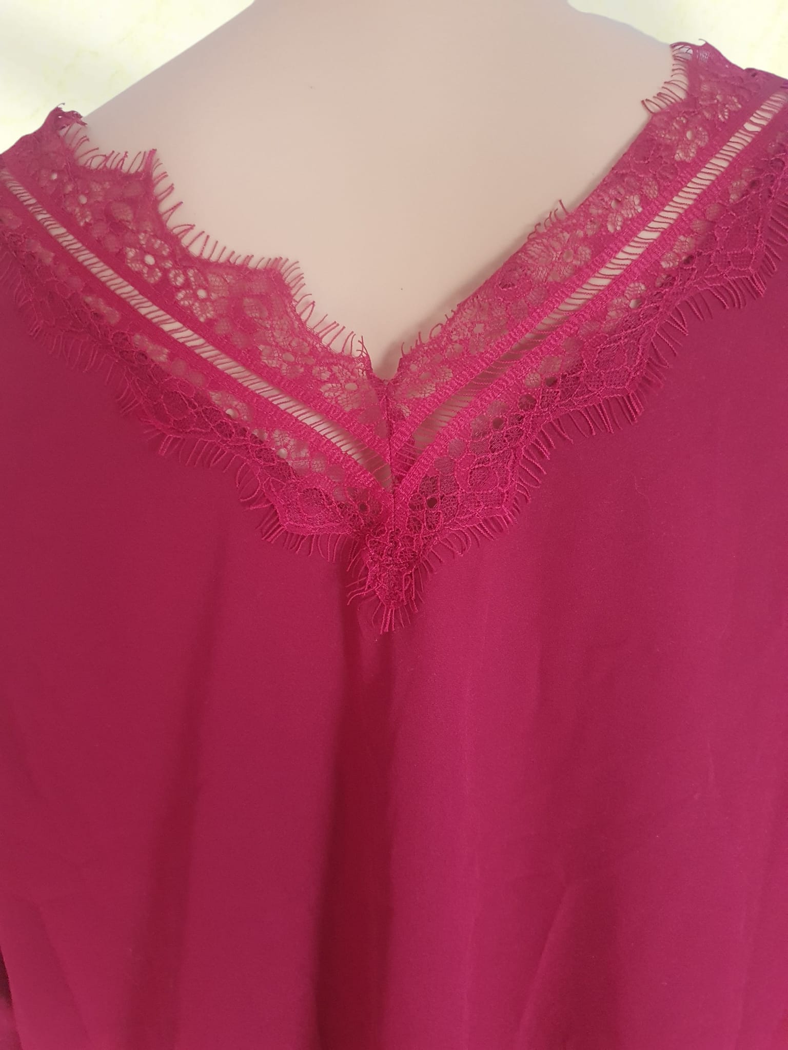 Chemise de Nuit Fluide Framboise avec Dentelle Raffinée - Blancheporte- T44