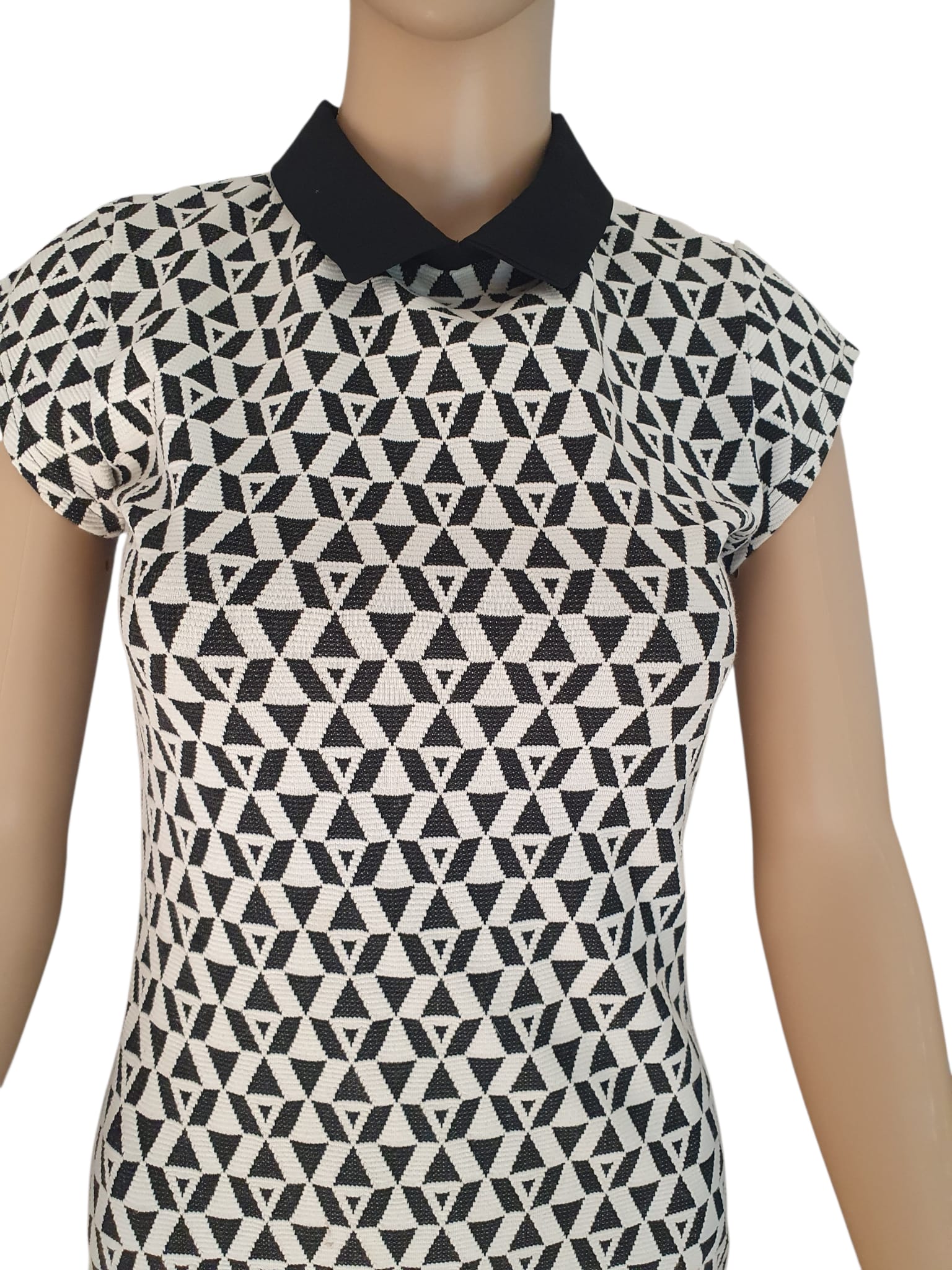 Robe Courte Graphique Noire et Blanche - Style Rétro Chic | Mim Taille S