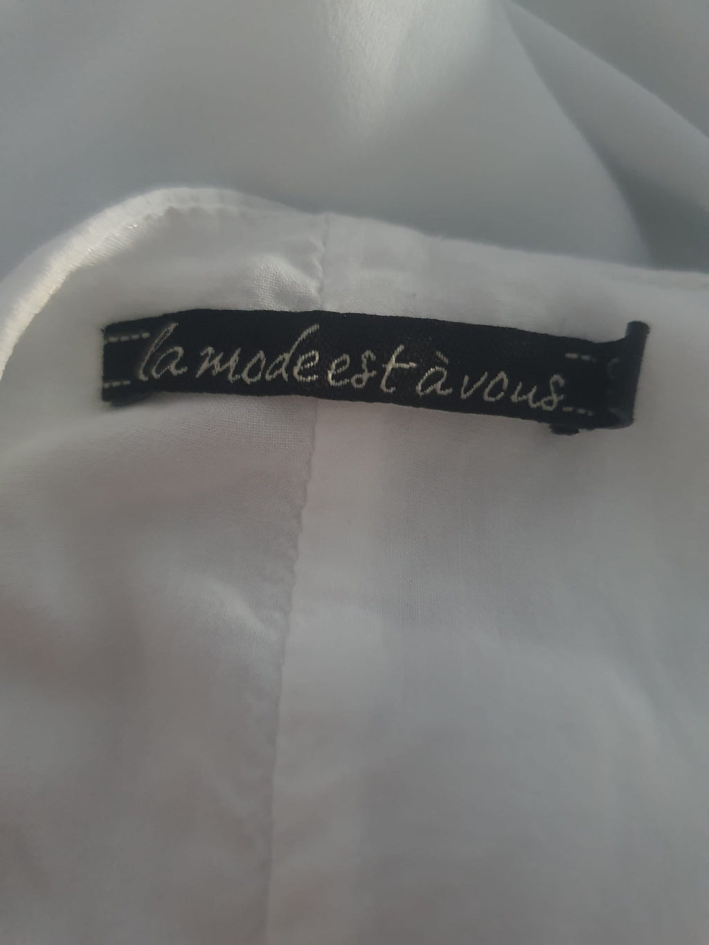 Robe d'été "La Mode est à Vous" - Imprimé Graphique & Style Créateur - Taille 42