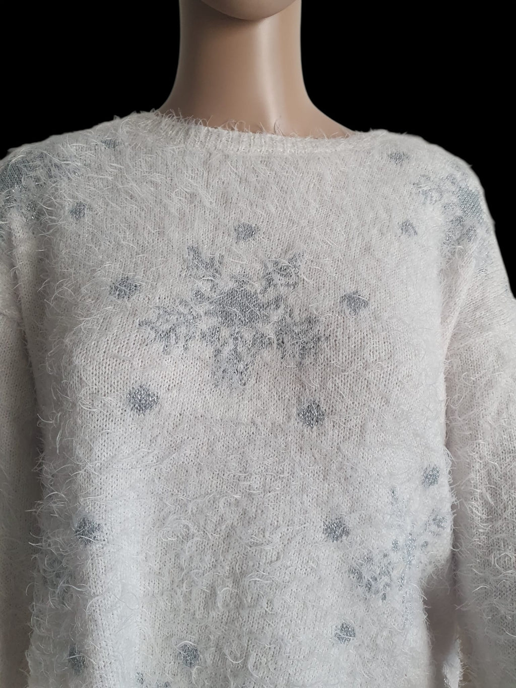 Élégant pull blanc. Taille 38