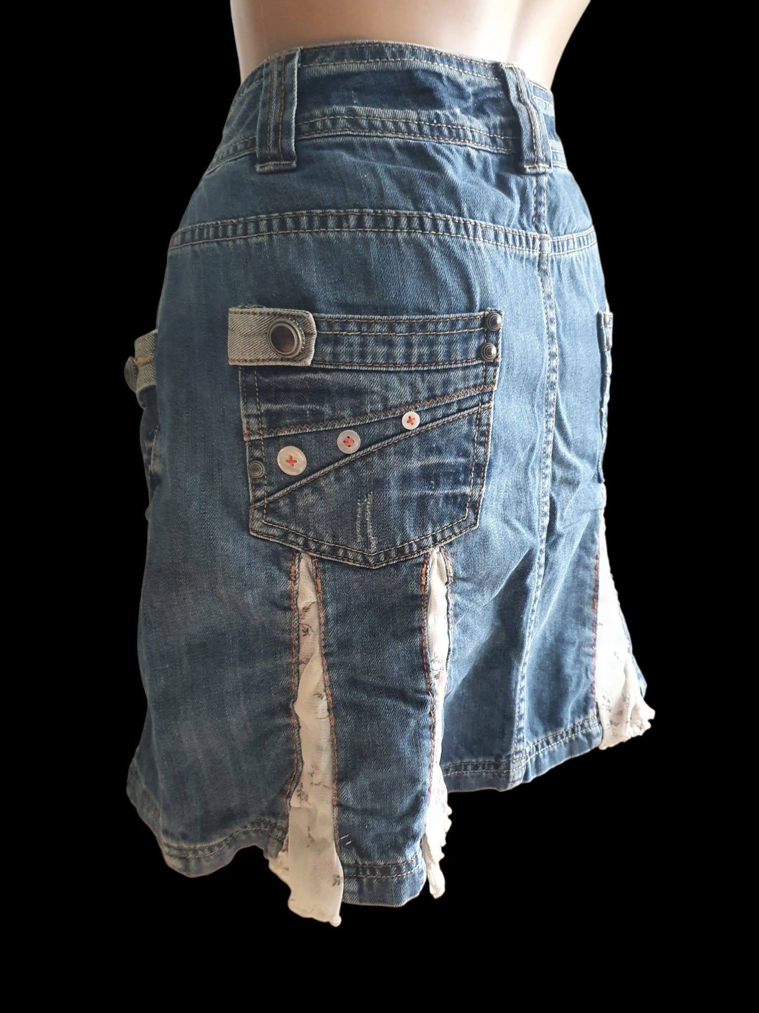 Mini-jupe en Jean Promod Style Vintage Y2K – Détails Dentelle & Fleurs