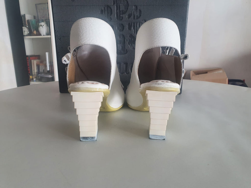 Sandales / Escarpins Originales en Cuir Blanc Papucei – Pointure 40
