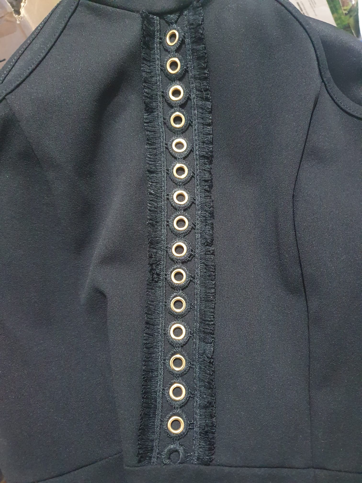 Petite robe noire (LBD) chic- Détails dorés- Taille 36