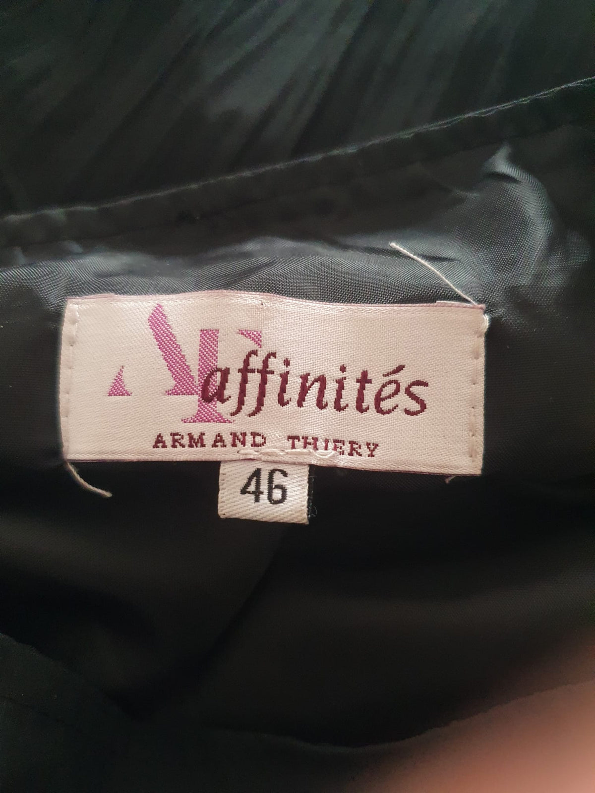 Jupe noire élégante et originale - Armand Thiery - Taille 46