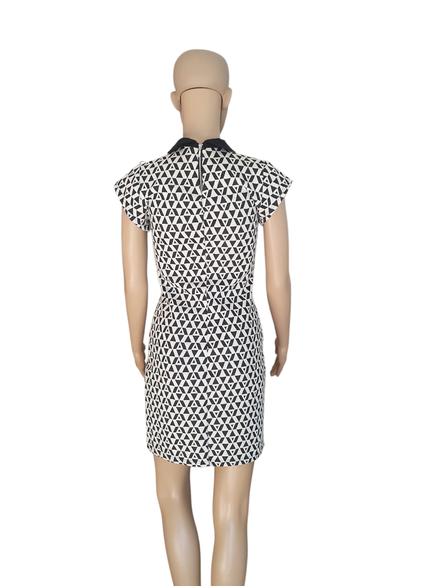 Robe Courte Graphique Noire et Blanche - Style Rétro Chic | Mim Taille S