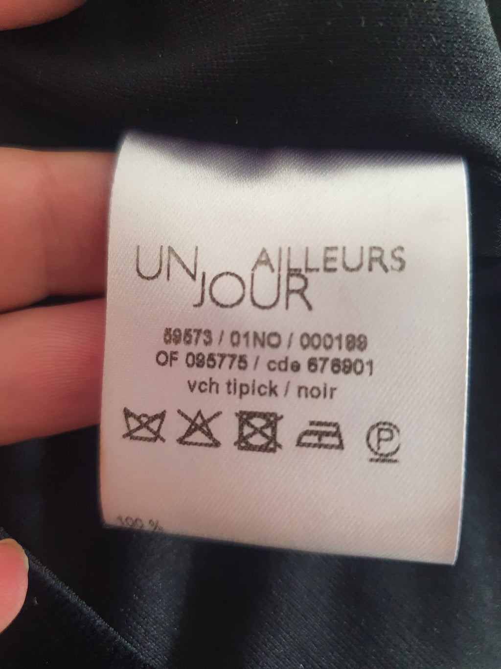 Gilet Noir Pailleté "Un Jour Ailleurs" – Chic, Élégant et Tendance. Taille 42/44