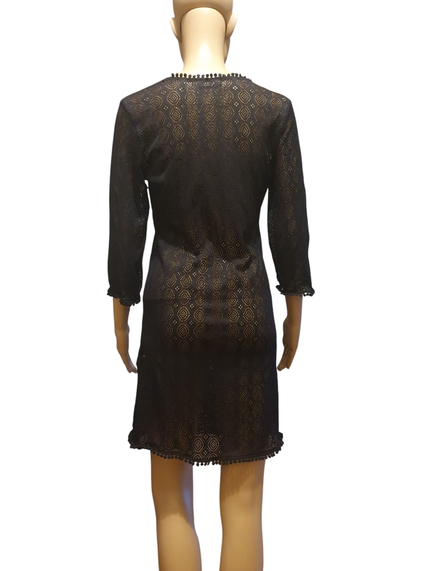 Robe Tunique Noire en Dentelle Ajourée. Taille 38