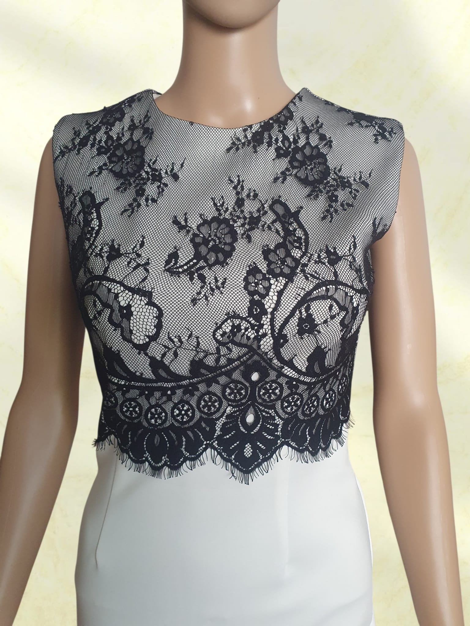 Robe Fourreau Bicolore Chic - Dentelle Noire & Jupe Crayon Blanche | AX Paris - T34