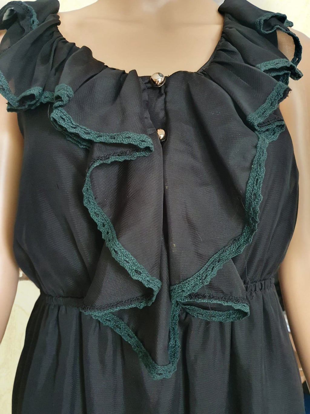 Robe Courte Noire à Volants Allyson – Style Romantique & Bohème Chic – Taille S/M