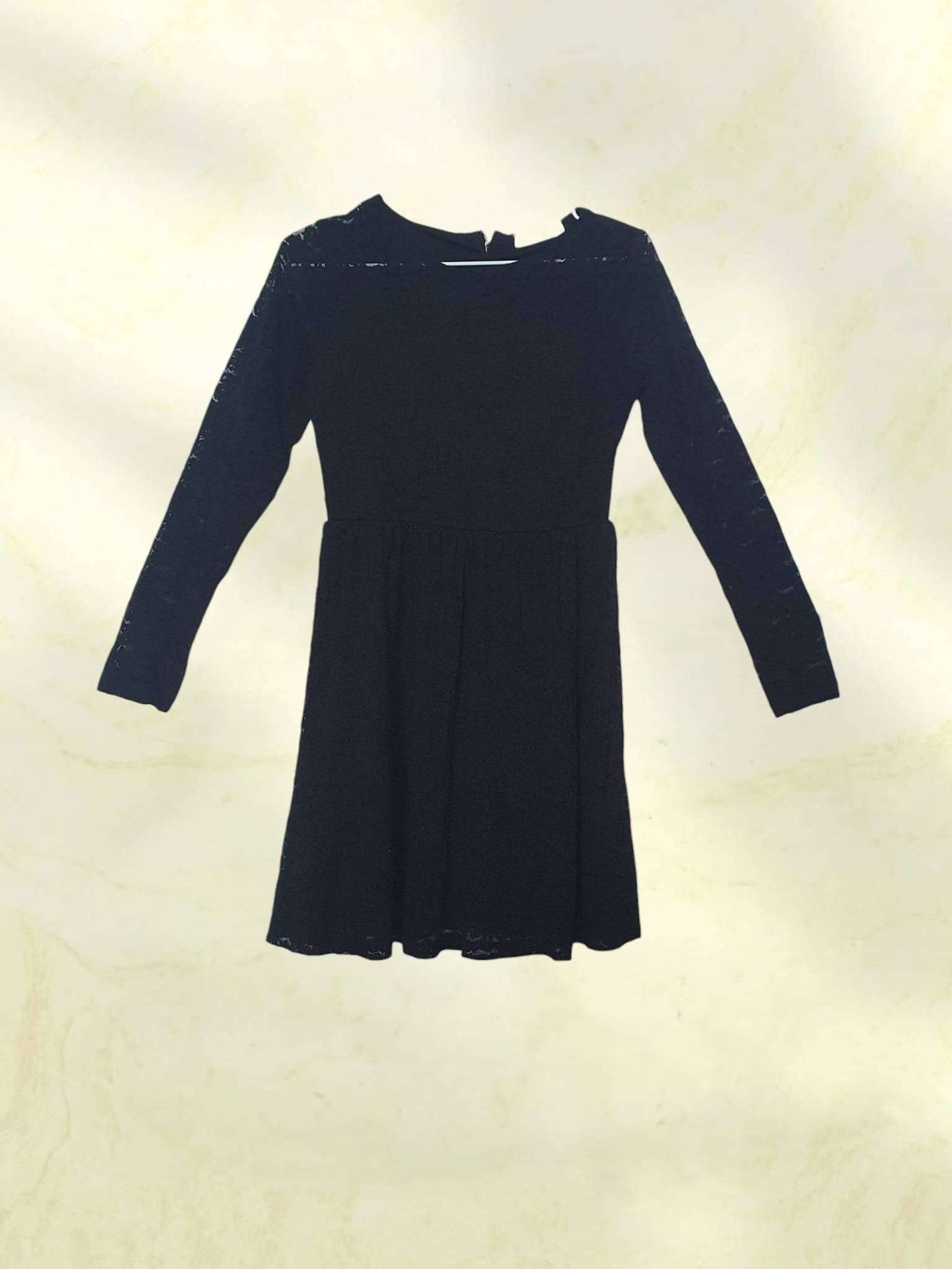 Ravissante petite robe noire en dentelle- Gémo- 12 ans