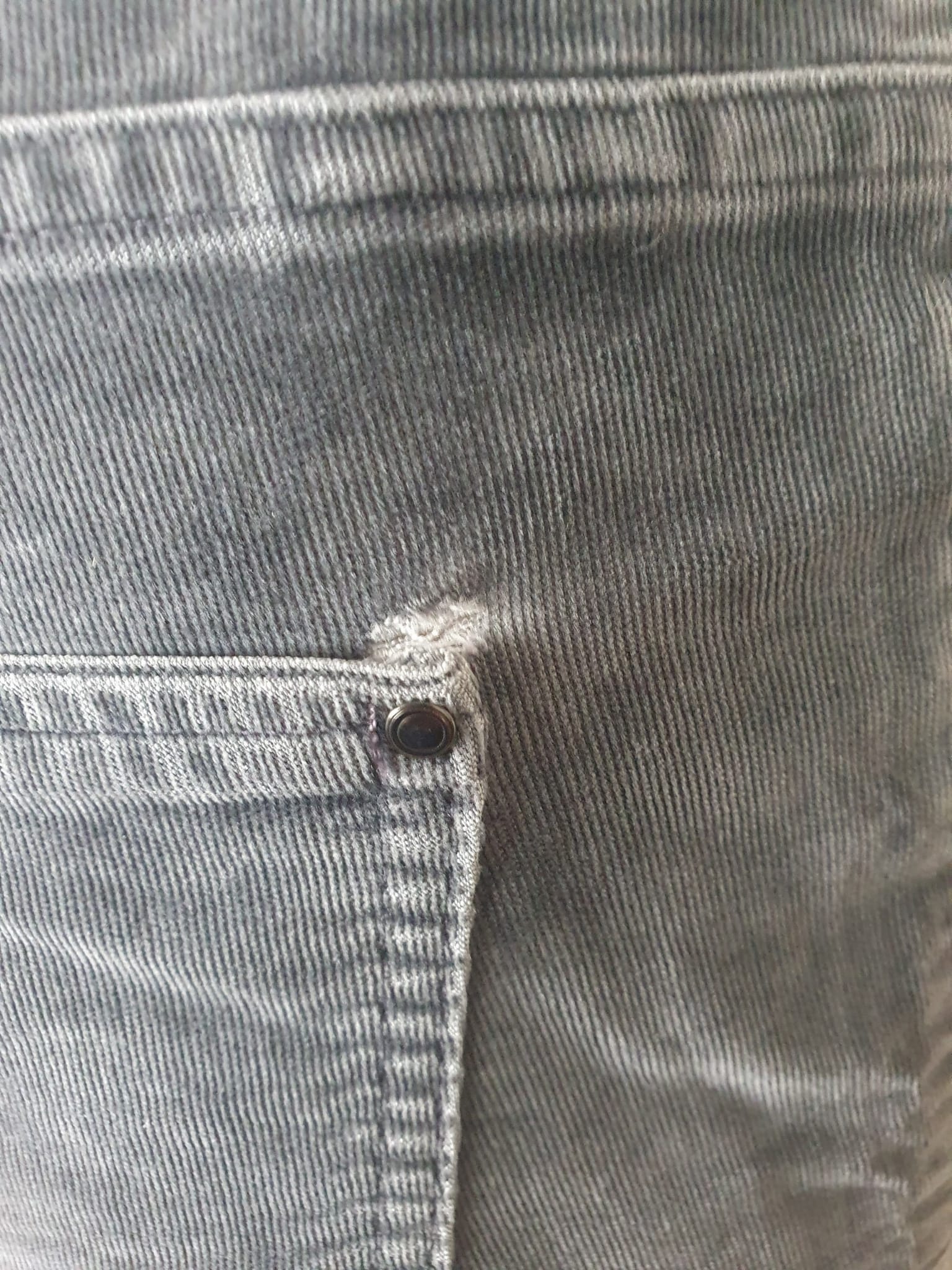 Pantalon en Velours Côtelé Gris Caroll Paris – Coupe Droit / Slim – Taille 36 (S)