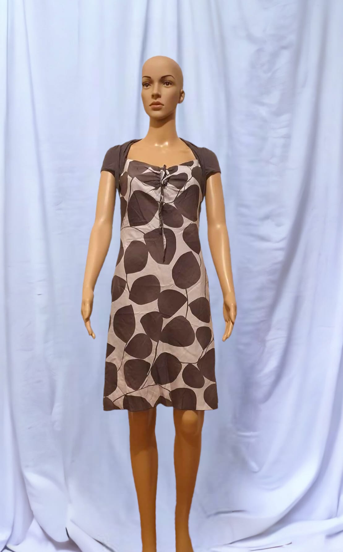 Robe d'été Jacqueline Riu- Imprimé Nature & Coupe Féminine.