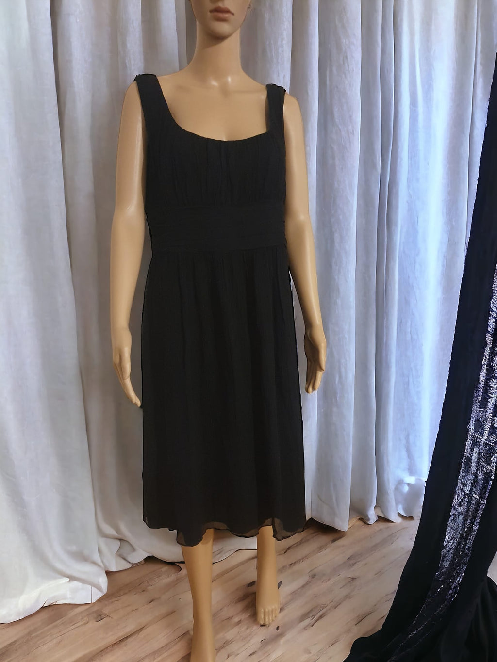 Robe Noire Apostrophe Paris – 100% Soie & Jeu de Transparence