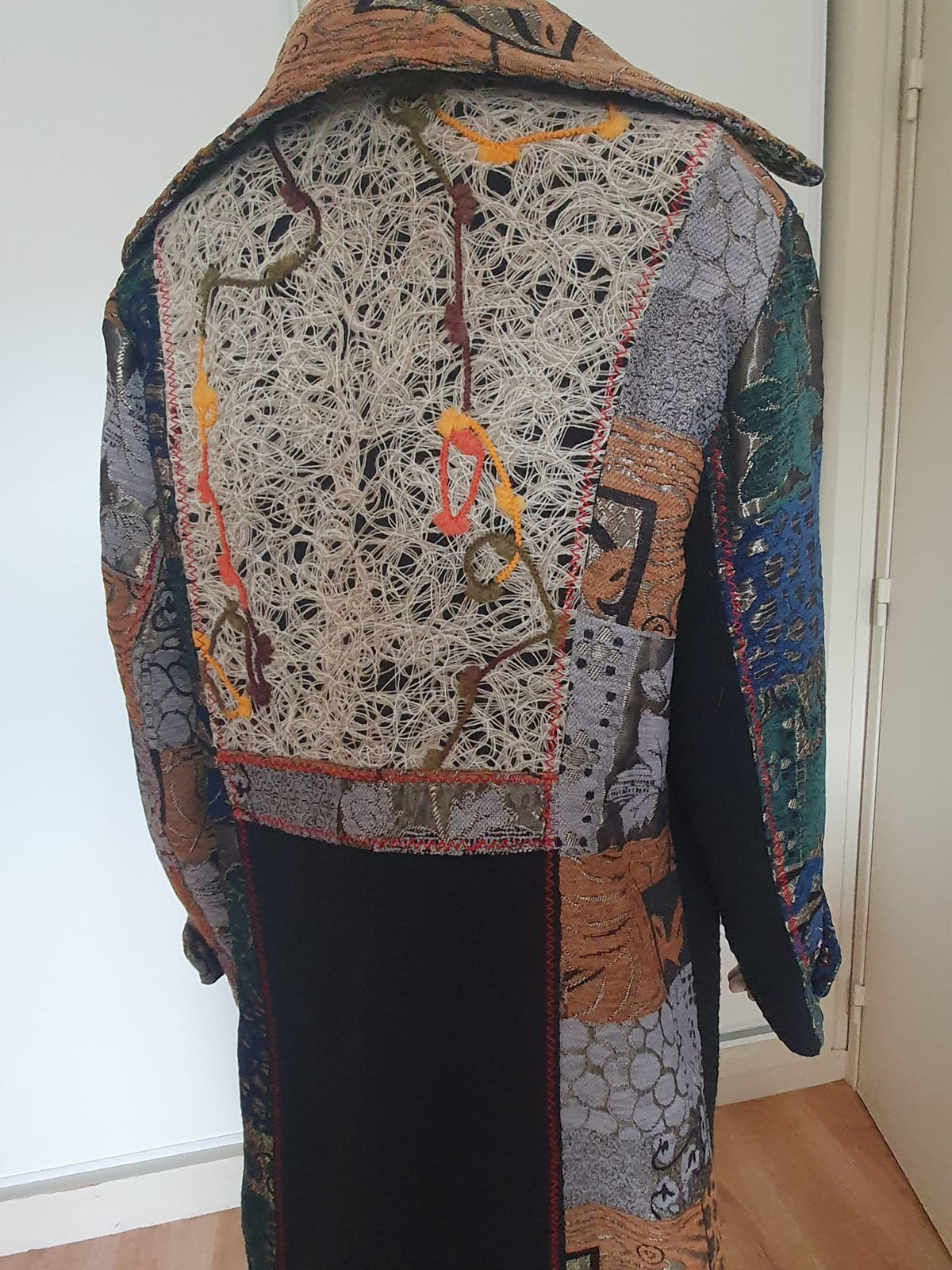 Manteau Long Rétro Patchwork Style Tapisserie & Bohème – T44