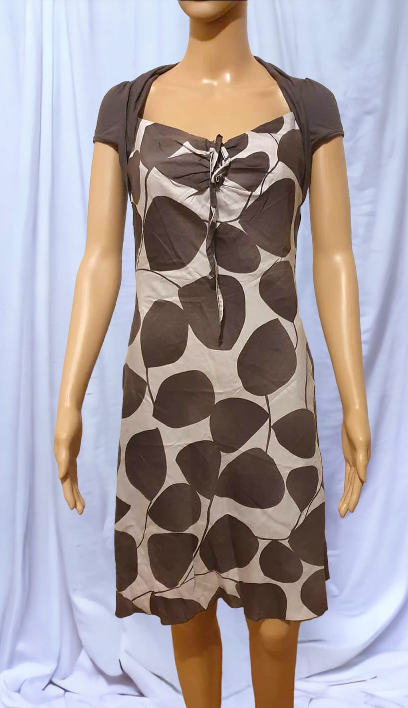 Robe d'été Jacqueline Riu- Imprimé Nature & Coupe Féminine.