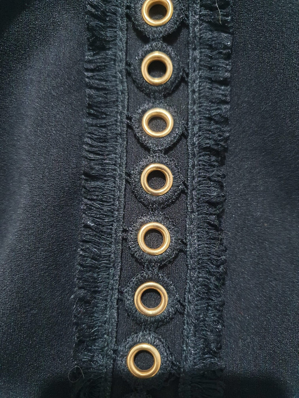 Petite robe noire (LBD) chic- Détails dorés- Taille 36