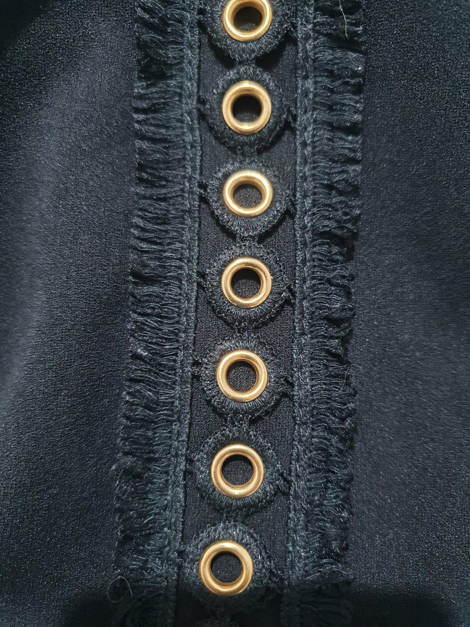 Petite robe noire (LBD) chic- Détails dorés- Taille 36