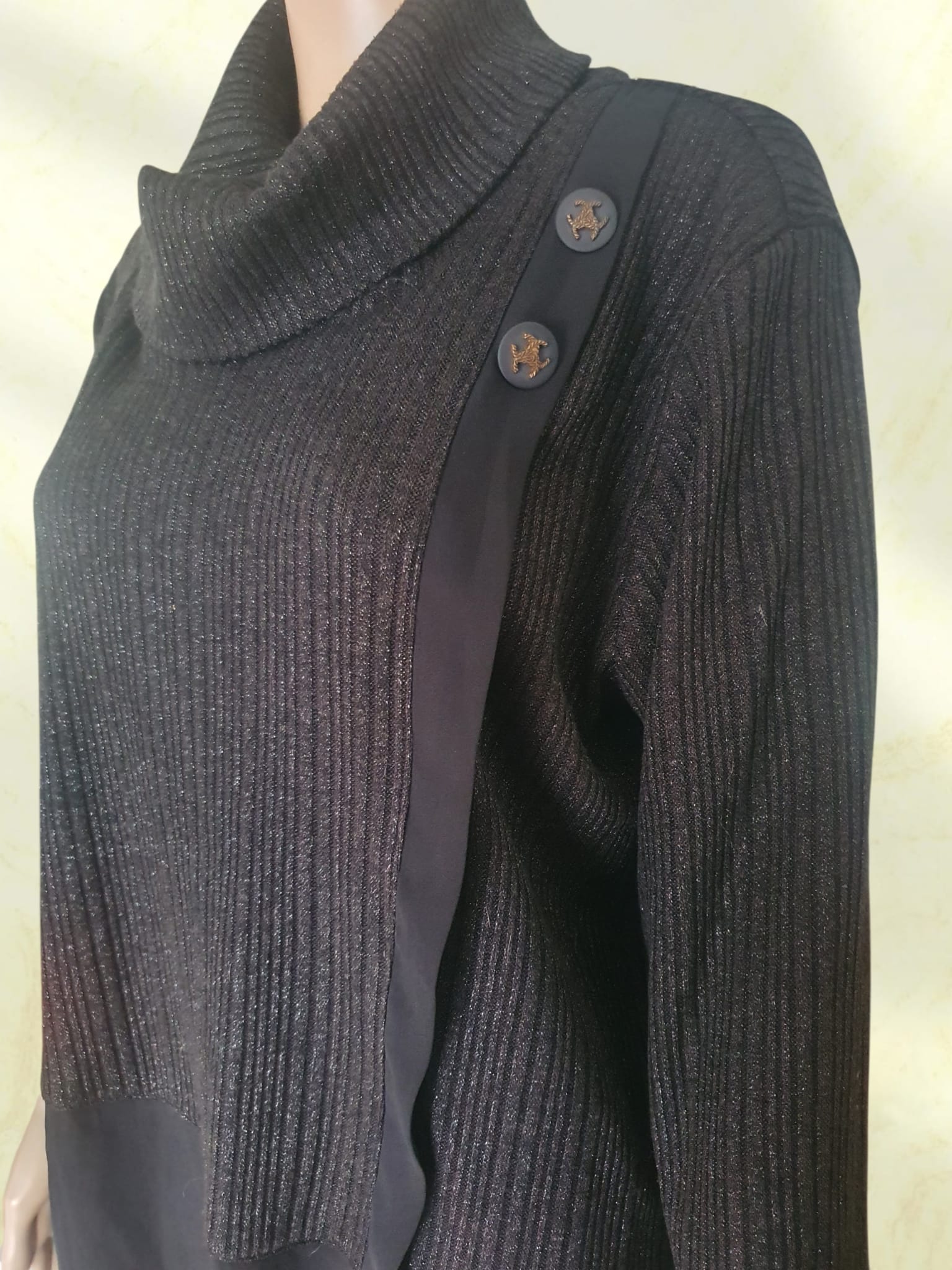 Pull Tunique Noir Scintillant – Coupe Asymétrique & Col Bénitier Chic T46