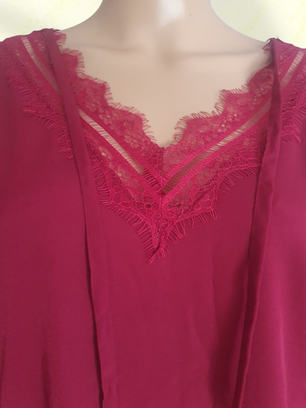 Chemise de Nuit Fluide Framboise avec Dentelle Raffinée - Blancheporte- T44