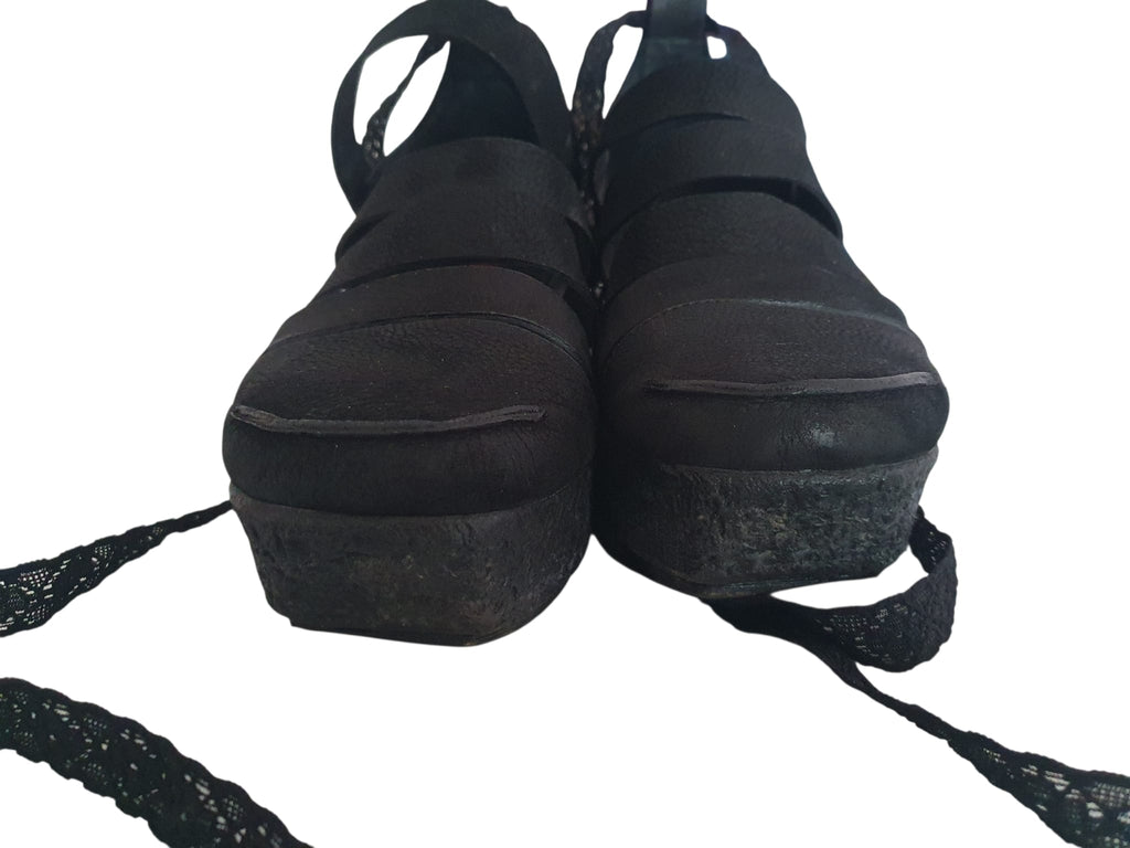 Sandales Compensées Papucei Noires en Cuir et Dentelle – Pointure 40