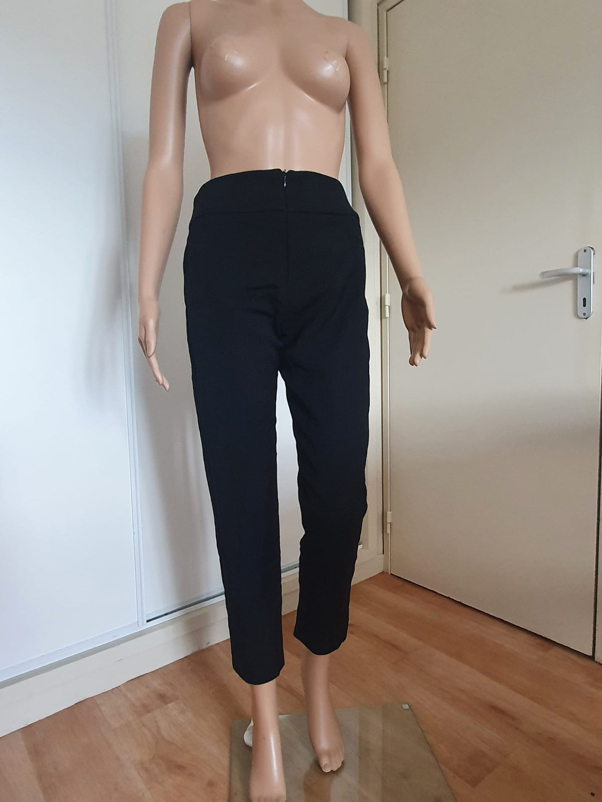 Pantalon Noir ajusté Chic et Élégant PAULE KA - Taille 38