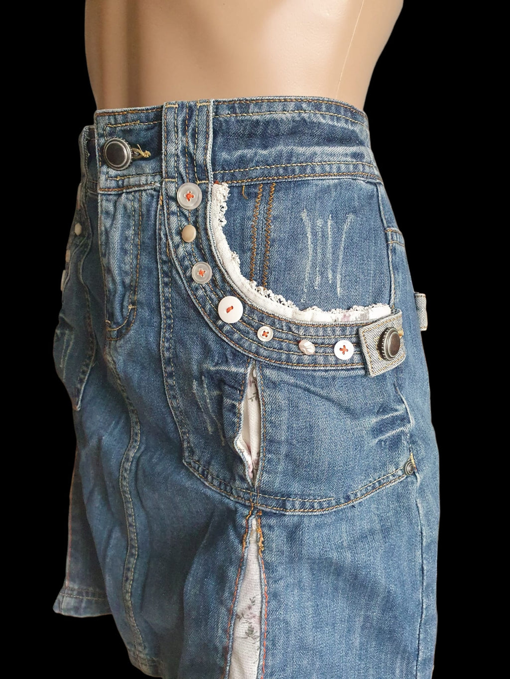Mini-jupe en Jean Promod Style Vintage Y2K – Détails Dentelle & Fleurs