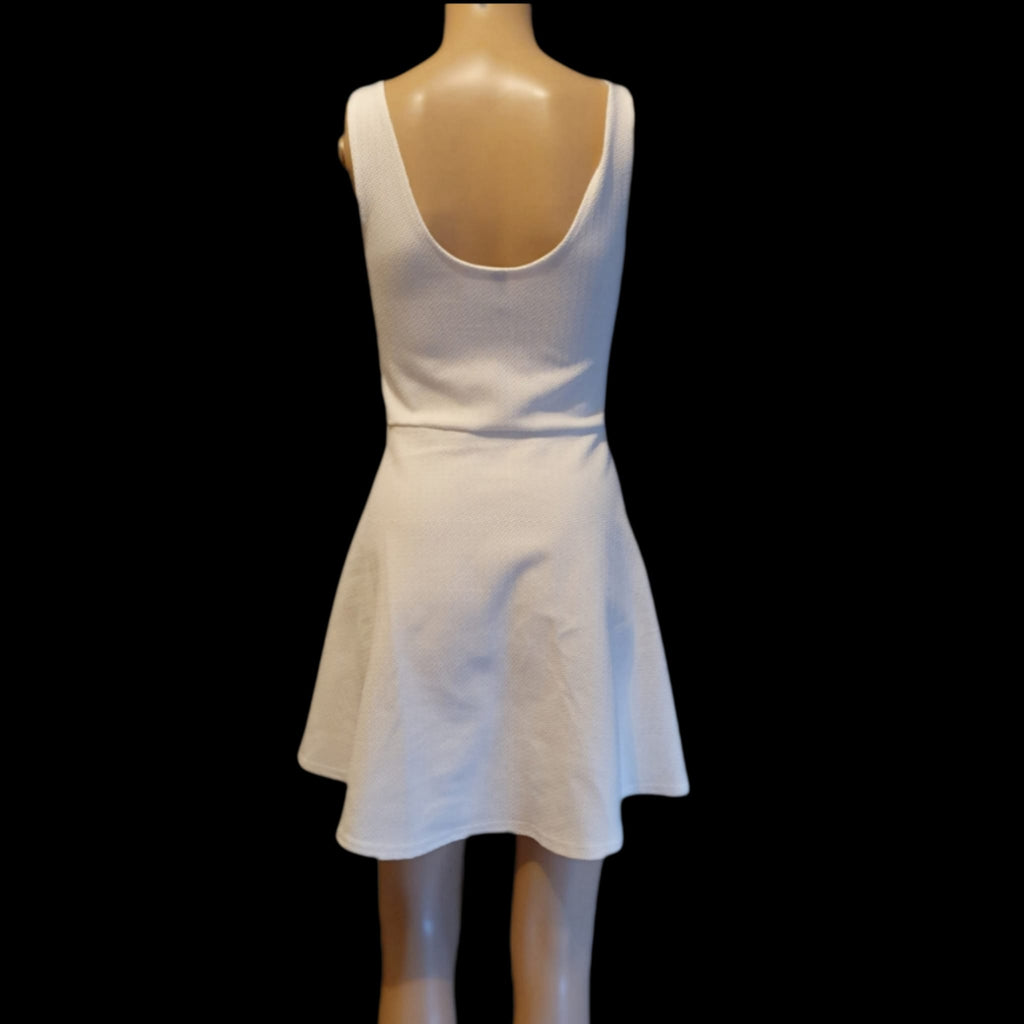 Petite robe blanche Patineuse H&M- L'indispensable Chic & Été T36