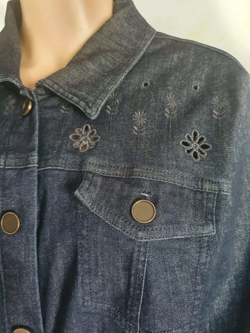 Veste en Jean Marine Broderie Anglaise - Un Jour Ailleurs Paris T46