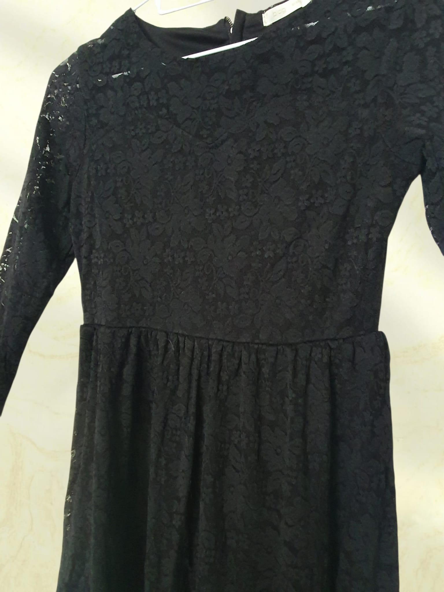 Ravissante petite robe noire en dentelle- Gémo- 12 ans