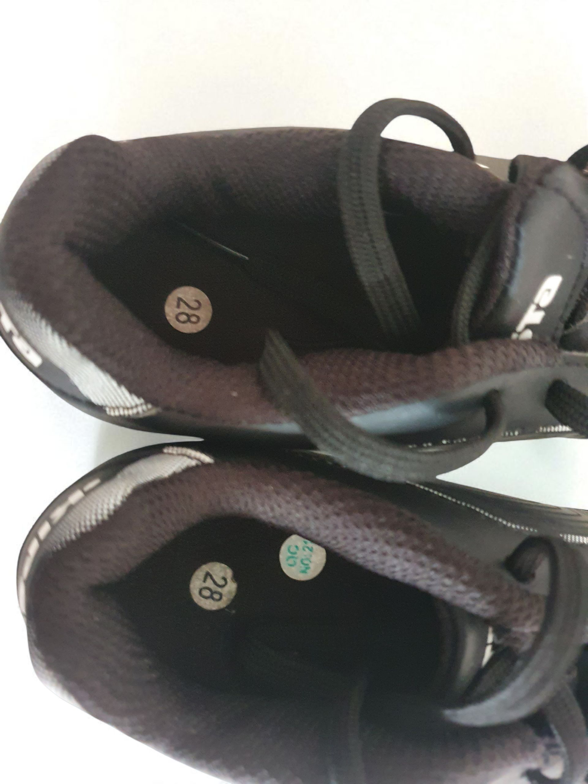 Chaussures de foot p28