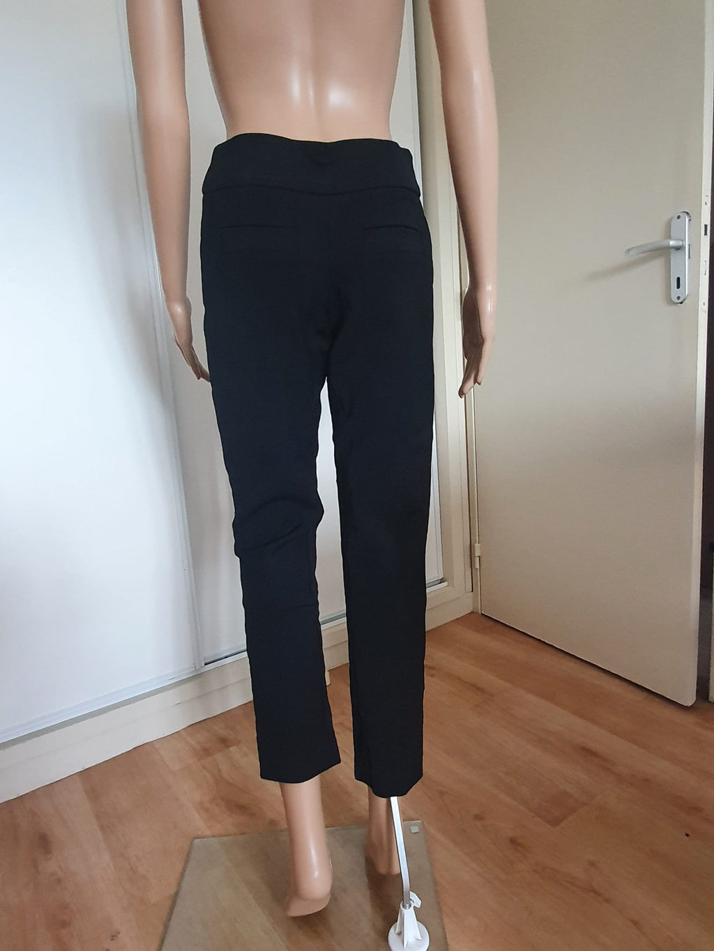 Pantalon Noir ajusté Chic et Élégant PAULE KA - Taille 38