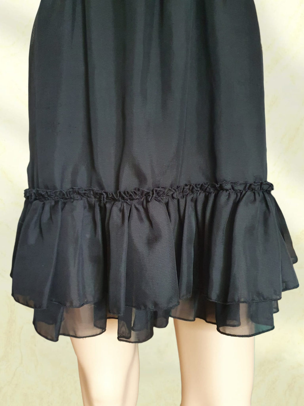 Robe Courte Noire à Volants Allyson – Style Romantique & Bohème Chic – Taille S/M