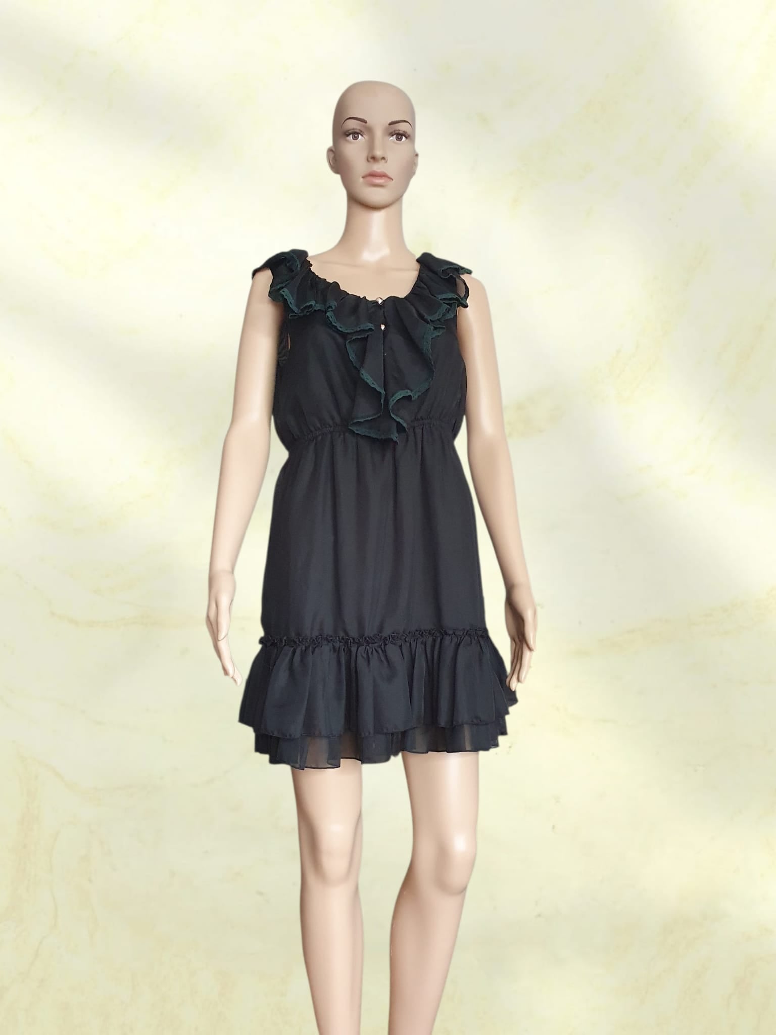 Robe Courte Noire à Volants Allyson – Style Romantique & Bohème Chic – Taille S/M