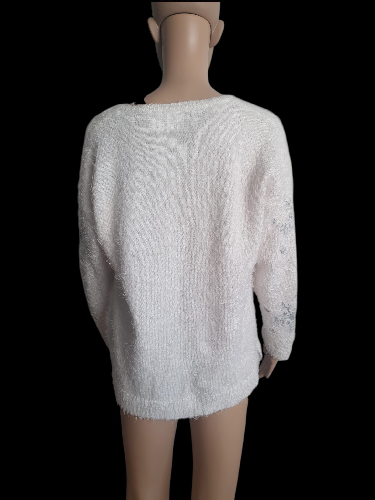 Élégant pull blanc. Taille 38